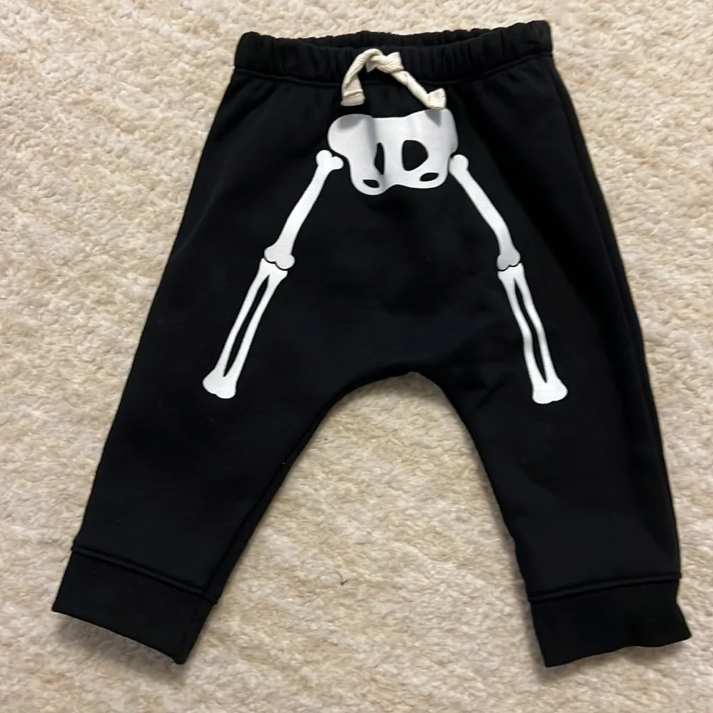 Adorable Gender Neutral Old Navy Halloween Skeleton Two Piece Sweatsuit!